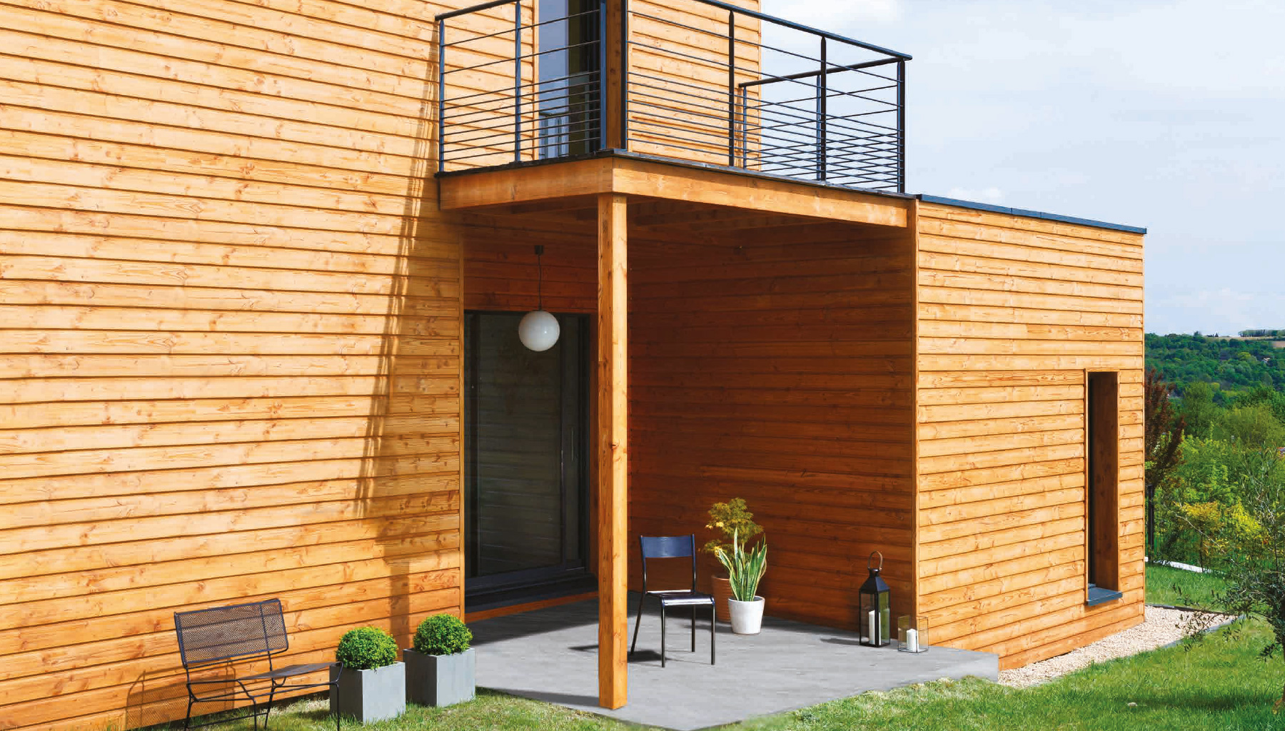 V33 High Protection Woodstain Protect and colour windows, doors and